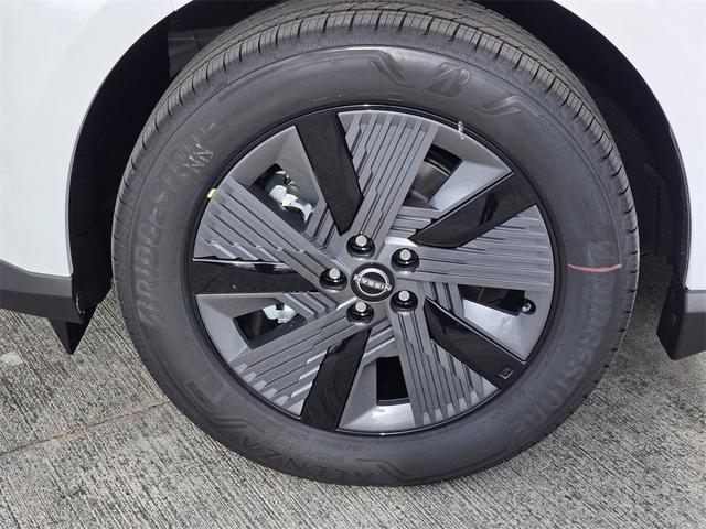 Photo of 2025 Everest White P Nissan Murano