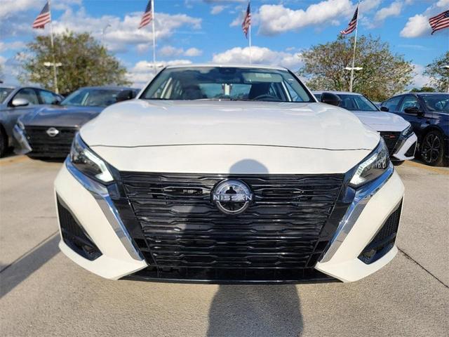 Photo of 2025 Pearl White Tri-Coat Nissan Altima