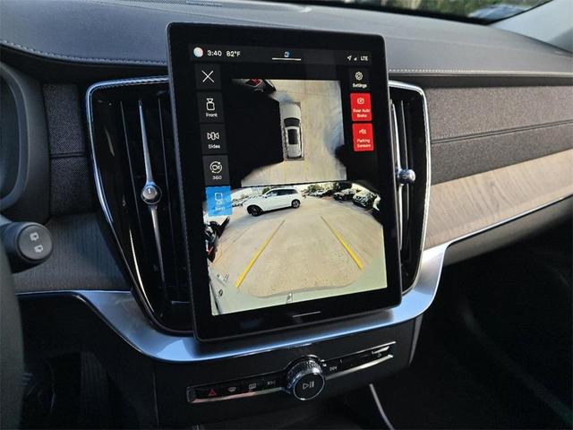 Photo of 2025 Blue Volvo XC90 Plug-In Hybrid