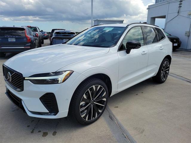 Photo of 2026 Crystal White Volvo XC60