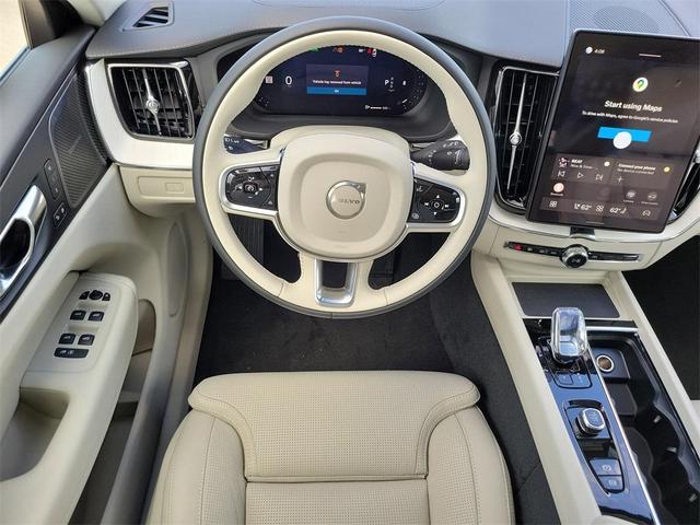 Photo of 2026 Crystal White Volvo XC60