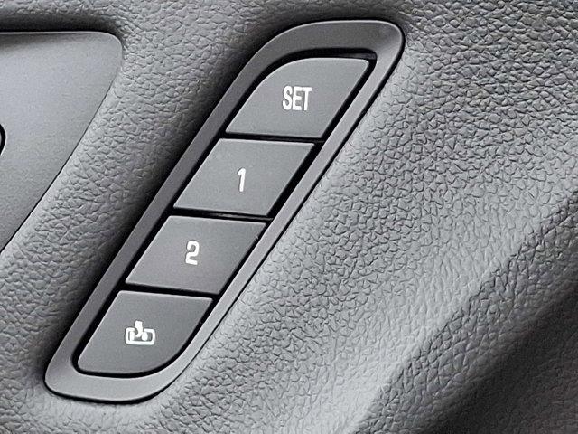 Photo of 2018 Summit White Buick Envision