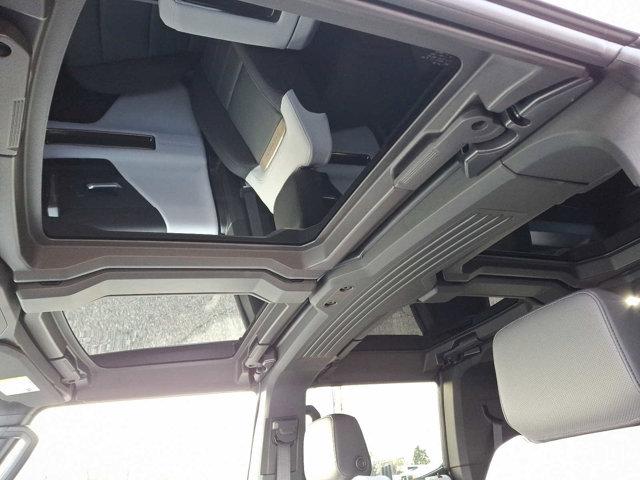Photo of 2025 Interstellar White GMC HUMMER EV SUV