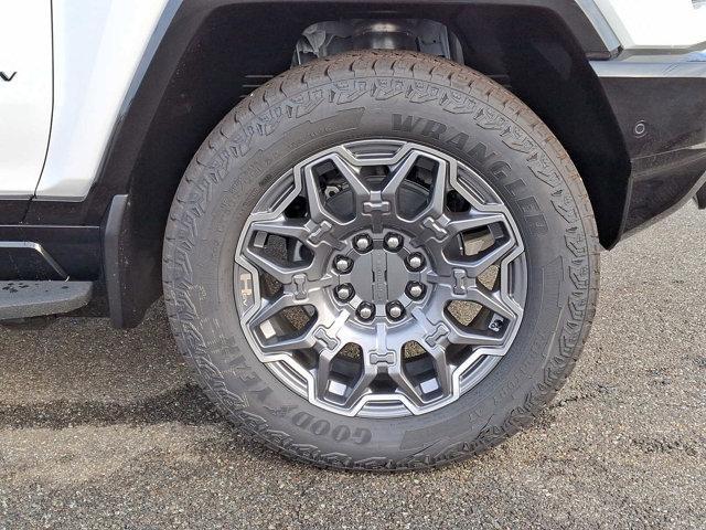 Photo of 2025 Interstellar White GMC HUMMER EV SUV