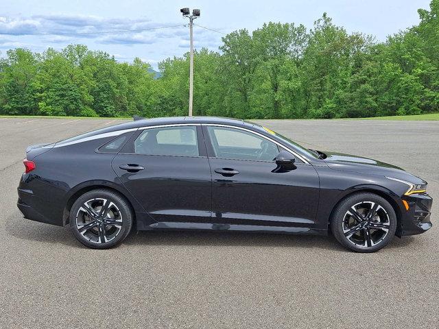 Photo of 2022 Ebony Black Kia K5