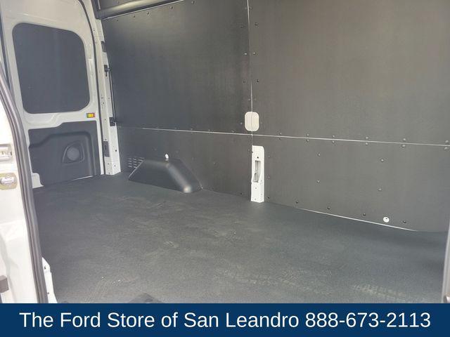 Photo of 2025 Oxford White Ford Transit-250