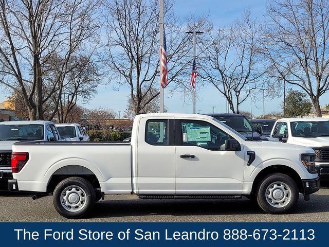 Photo of 2025 Oxford White Ford F-150