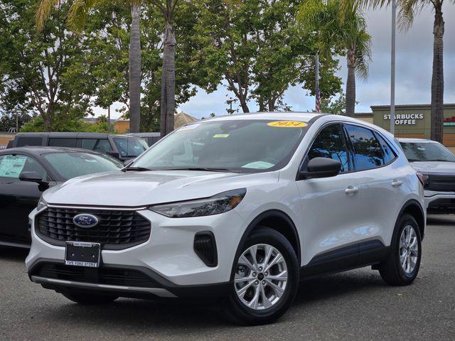 Photo of 2024 Oxford White Ford Escape