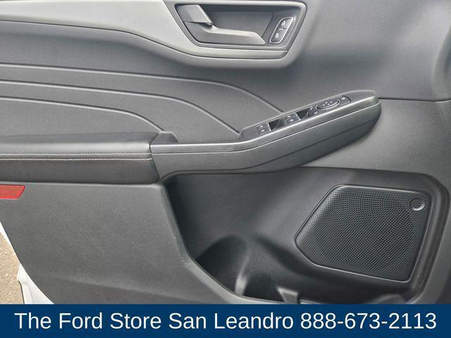 Photo of 2024 Oxford White Ford Escape