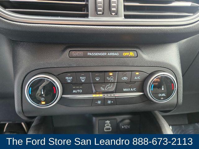 Photo of 2024 Oxford White Ford Escape