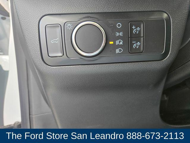 Photo of 2024 Oxford White Ford Escape