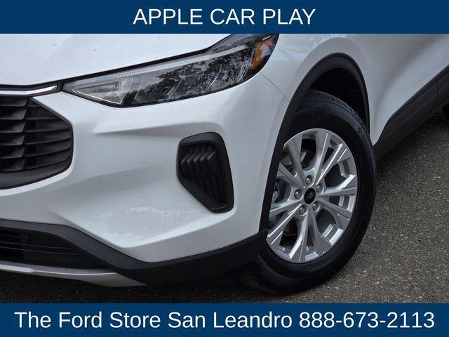 Photo of 2024 Oxford White Ford Escape