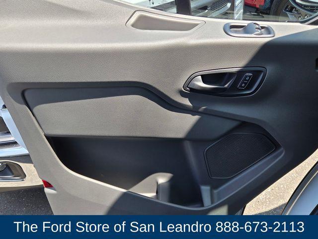 Photo of 2025 Oxford White Ford Transit-250