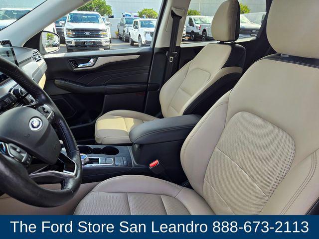 Photo of 2021 Silver Metallic Ford Escape