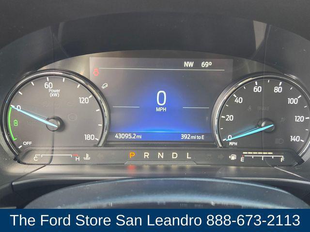 Photo of 2021 Silver Metallic Ford Escape