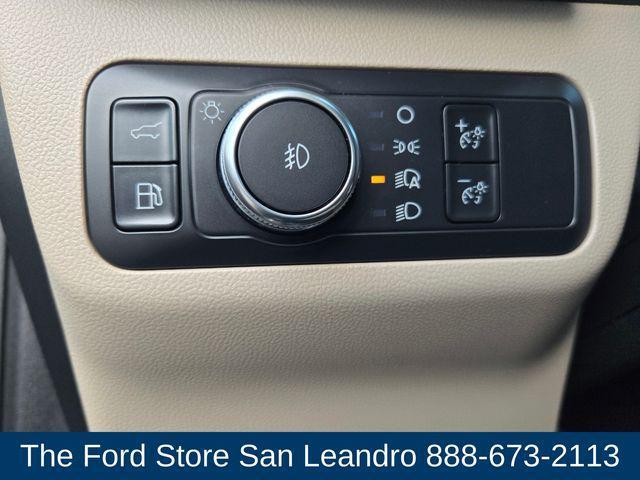 Photo of 2021 Silver Metallic Ford Escape