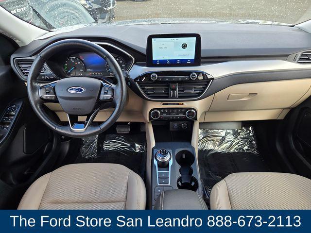 Photo of 2021 Silver Metallic Ford Escape