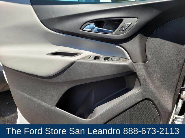 Photo of 2022 Summit White Chevrolet Equinox