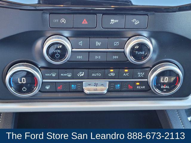 Photo of 2024 Star White Metallic Tri-Coat Ford Expedition