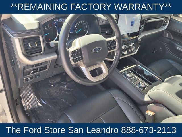Photo of 2024 Star White Metallic Tri-Coat Ford Expedition