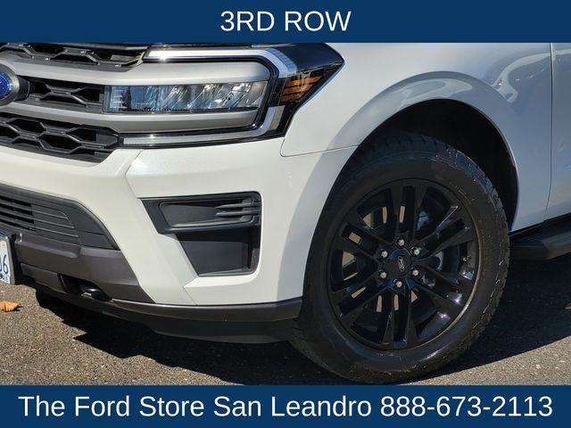 Photo of 2024 Star White Metallic Tri-Coat Ford Expedition