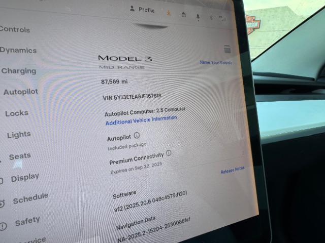 Photo of 2018 Midnight Silver Metallic Tesla Model 3