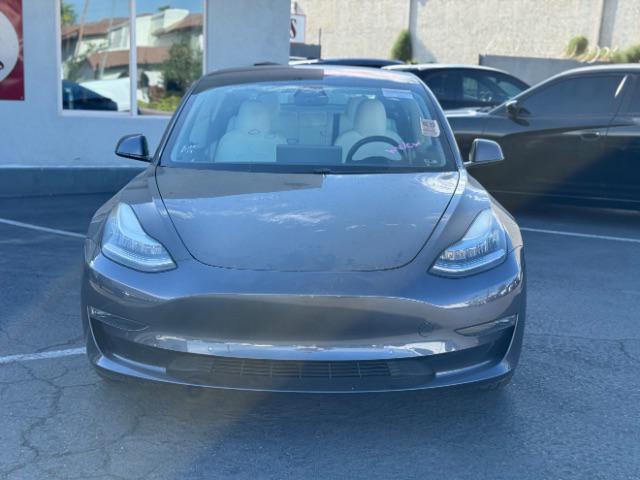 Photo of 2018 Midnight Silver Metallic Tesla Model 3