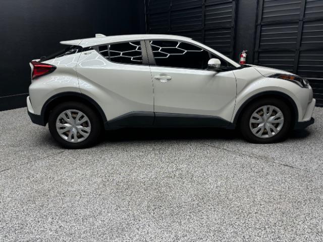 Photo of 2019 Blizzard Pearl Toyota C-HR