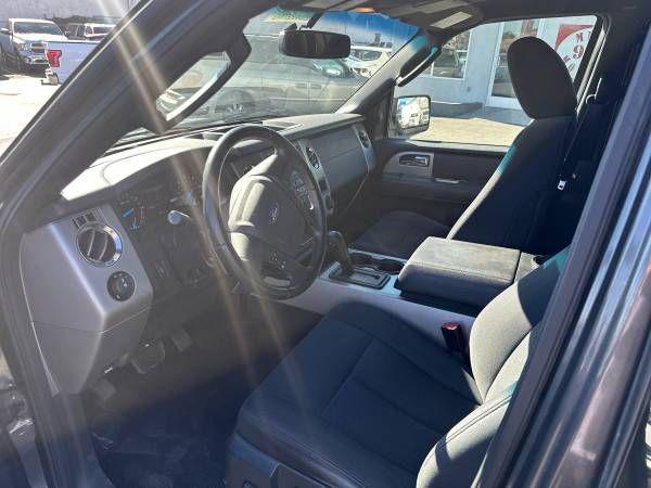 Photo of 2017 Grey Ford Expedition