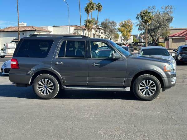 Photo of 2017 Grey Ford Expedition