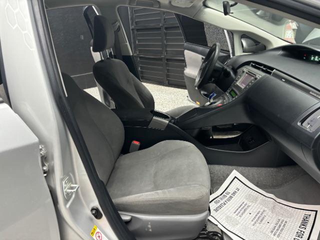 Photo of 2014 Classic Silver Metallic Toyota Prius Plug-in