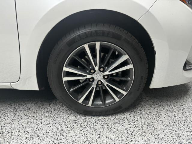 Photo of 2017 Blizzard Pearl Toyota Corolla