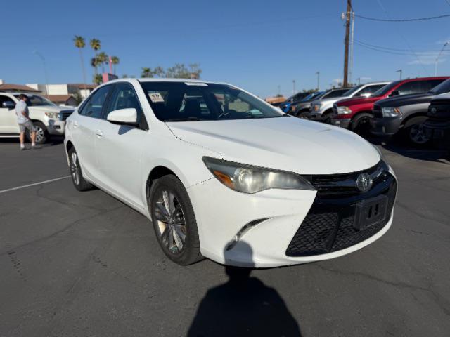 Photo of 2016 Blizzard Pearl Toyota Camry