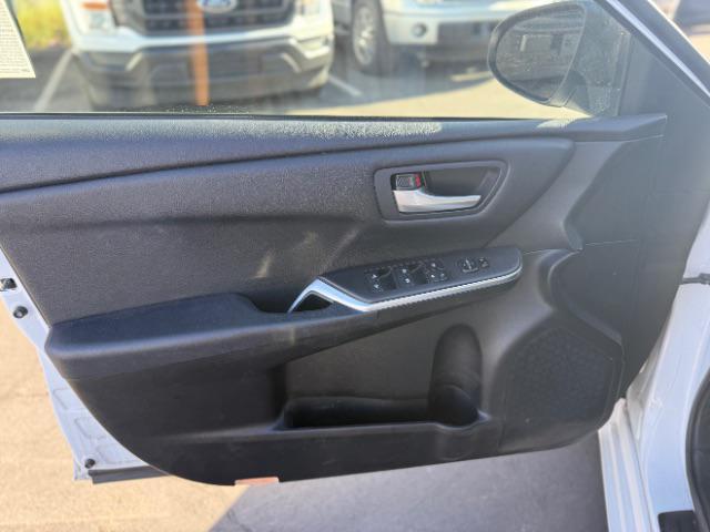 Photo of 2016 Blizzard Pearl Toyota Camry