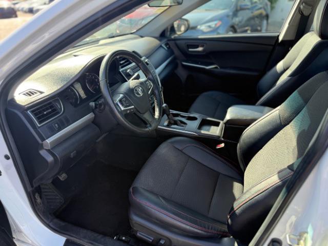 Photo of 2016 Blizzard Pearl Toyota Camry