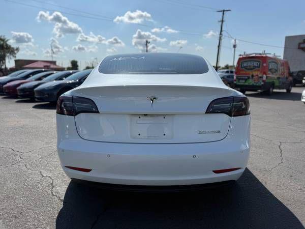 Photo of 2018 Pearl White Multi-Coat Tesla Model 3