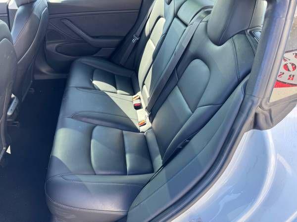 Photo of 2019 Pearl White Multi-Coat Tesla Model 3