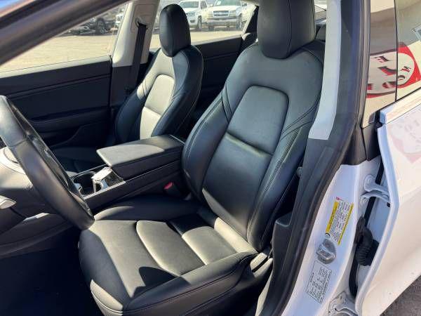Photo of 2019 Pearl White Multi-Coat Tesla Model 3