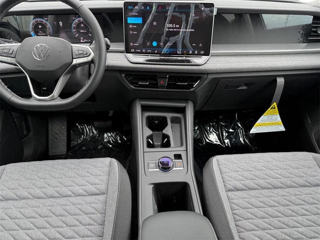 Photo of 2025 Deep Black Pearl Effect Volkswagen Tiguan