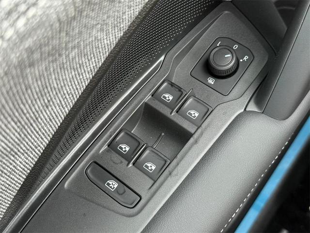 Photo of 2025 Deep Black Pearl Effect Volkswagen Tiguan
