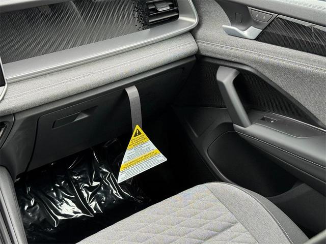 Photo of 2025 Deep Black Pearl Effect Volkswagen Tiguan