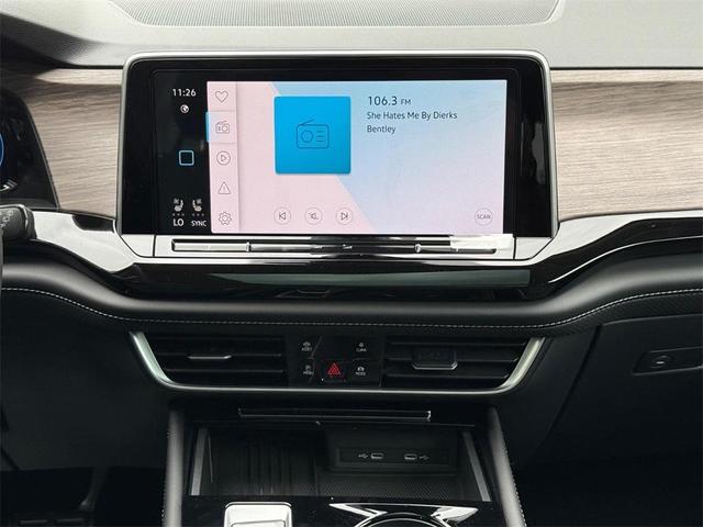 Photo of 2025 Deep Black Pearl Effect Volkswagen Atlas