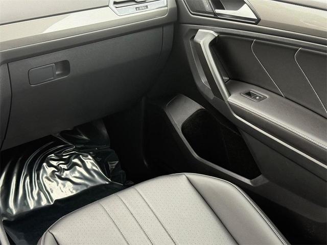 Photo of 2024 Platinum Gray Metallic Volkswagen Tiguan