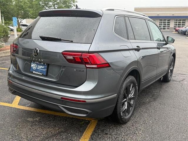 Photo of 2024 Platinum Gray Metallic Volkswagen Tiguan