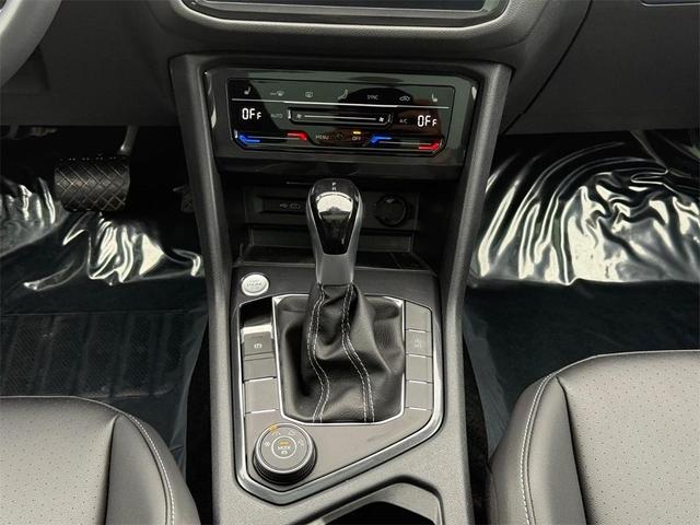 Photo of 2024 Platinum Gray Metallic Volkswagen Tiguan