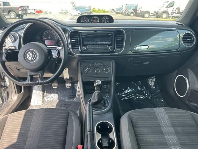 Photo of 2012 Platinum Gray Metallic Volkswagen Beetle