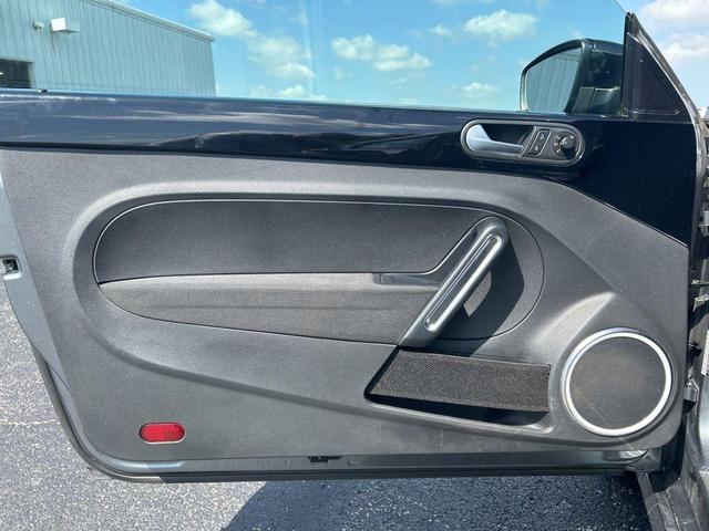 Photo of 2012 Platinum Gray Metallic Volkswagen Beetle