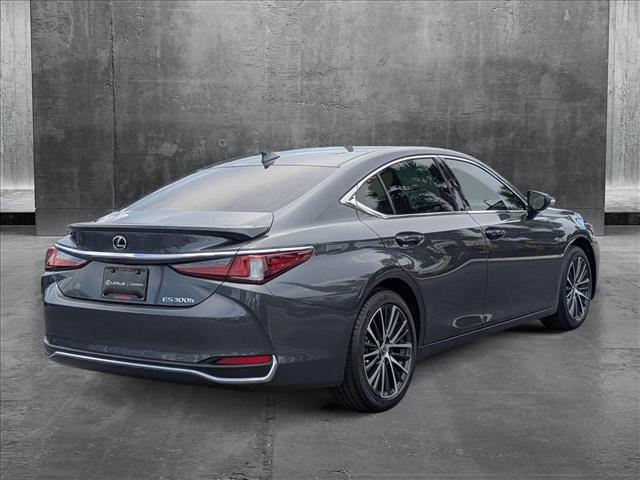 Photo of 2025 Cloudburst Gray Lexus ES 300h