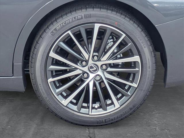 Photo of 2025 Cloudburst Gray Lexus ES 300h