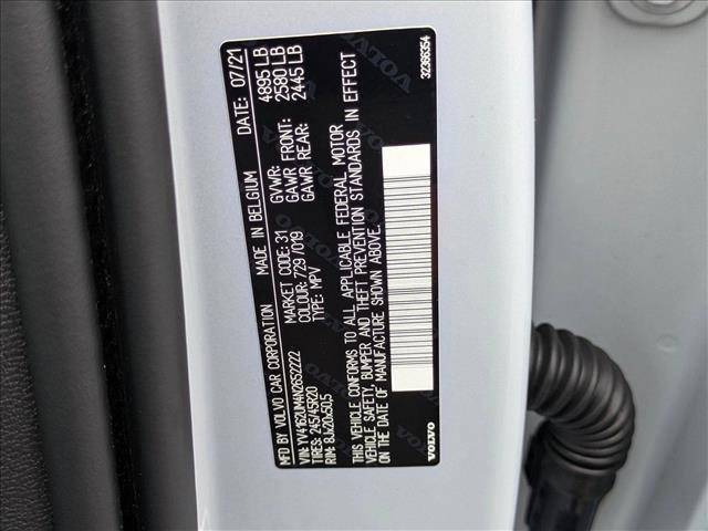 Photo of 2022 Ice White Volvo XC40